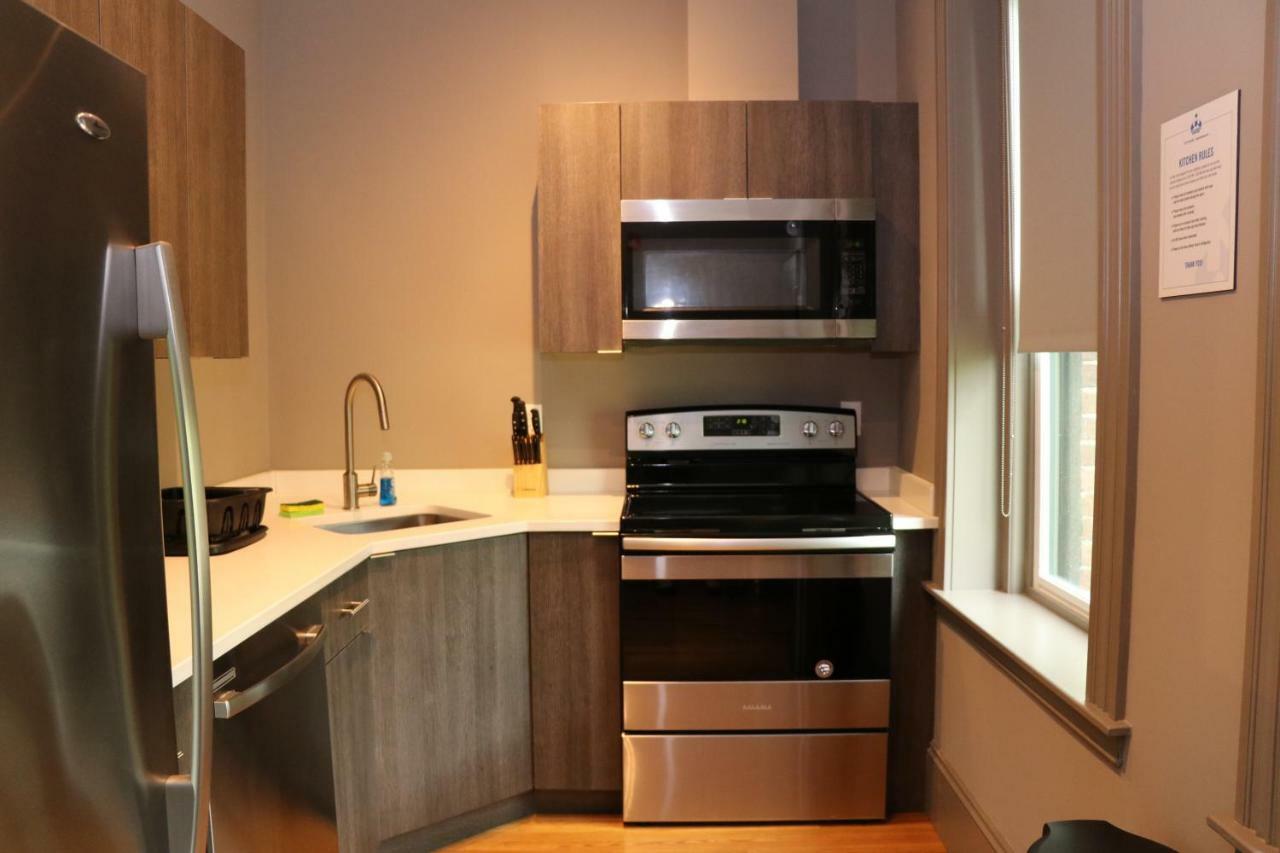 A Stylish Stay W/ A Queen Bed, Heated Floors.. #31 Brookline Exterior photo