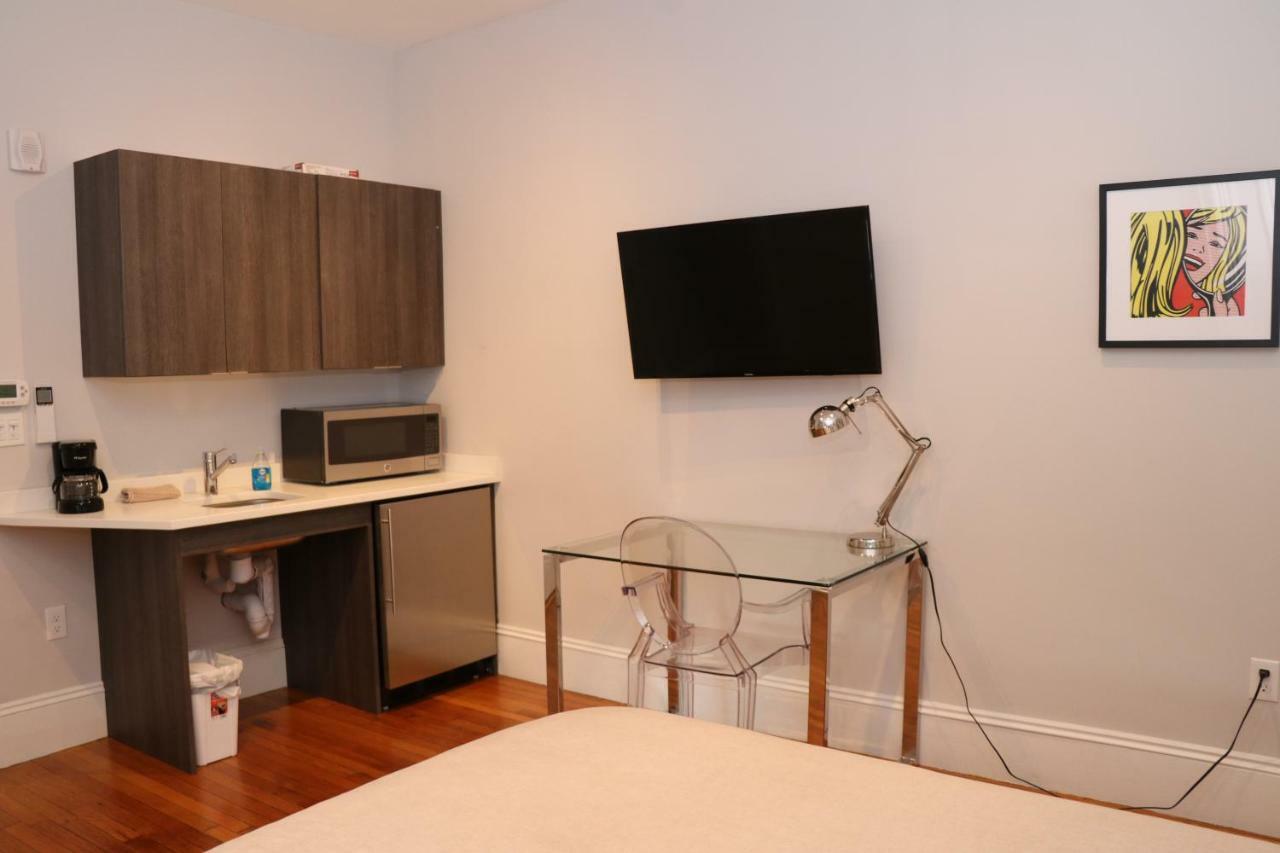 A Stylish Stay W/ A Queen Bed, Heated Floors.. #31 Brookline Exterior photo