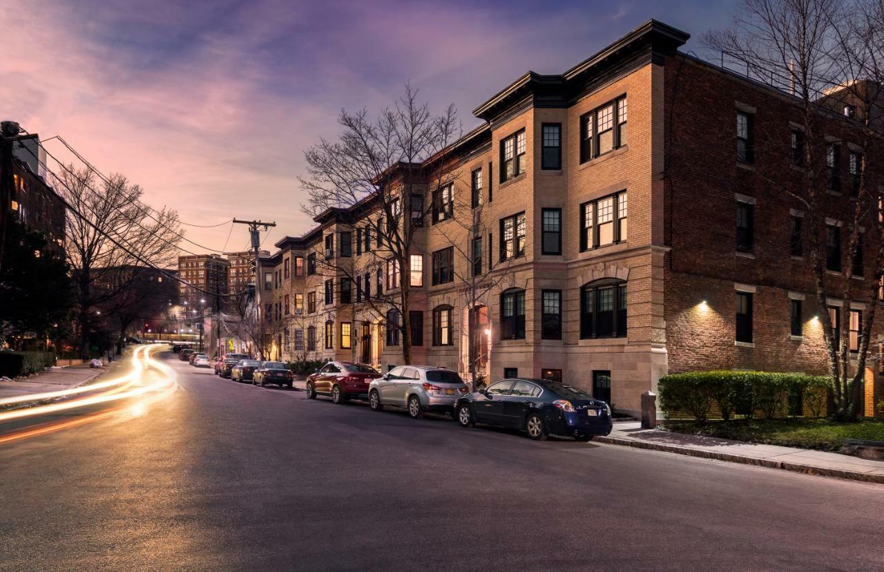 A Stylish Stay W/ A Queen Bed, Heated Floors.. #31 Brookline Exterior photo