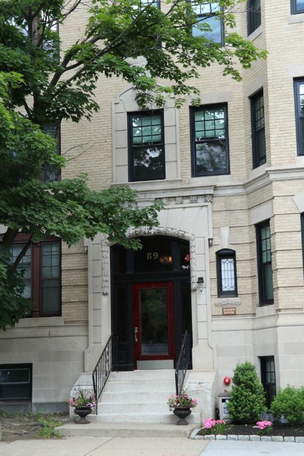 A Stylish Stay W/ A Queen Bed, Heated Floors.. #31 Brookline Exterior photo